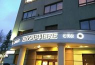 Буквы из нержавеющей стали с подсветкой для велнес-клуба BIOSPHERE — вид вблизи