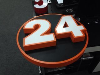 Изготовление и монтаж объемных букв «24»
